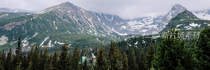 从kasprovy Wierch，波兰扎科帕内塔特拉山脉的景色。美丽的波兰风景，旅行摄影。